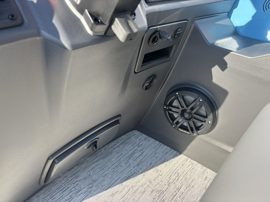 2026 Bennington 22 SSR Base