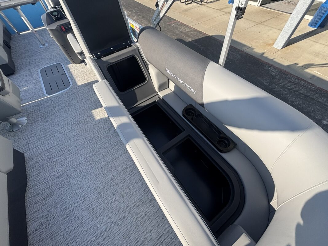 2026 Bennington 22 SSR Base