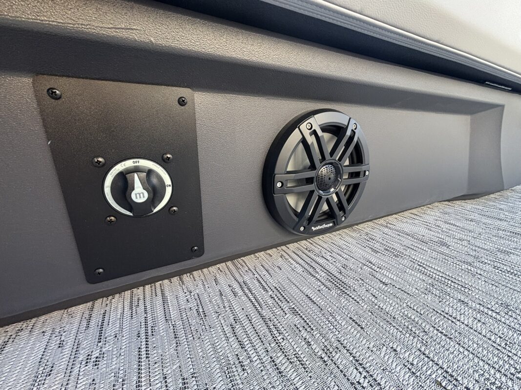 2026 Bennington 22 SSR Base