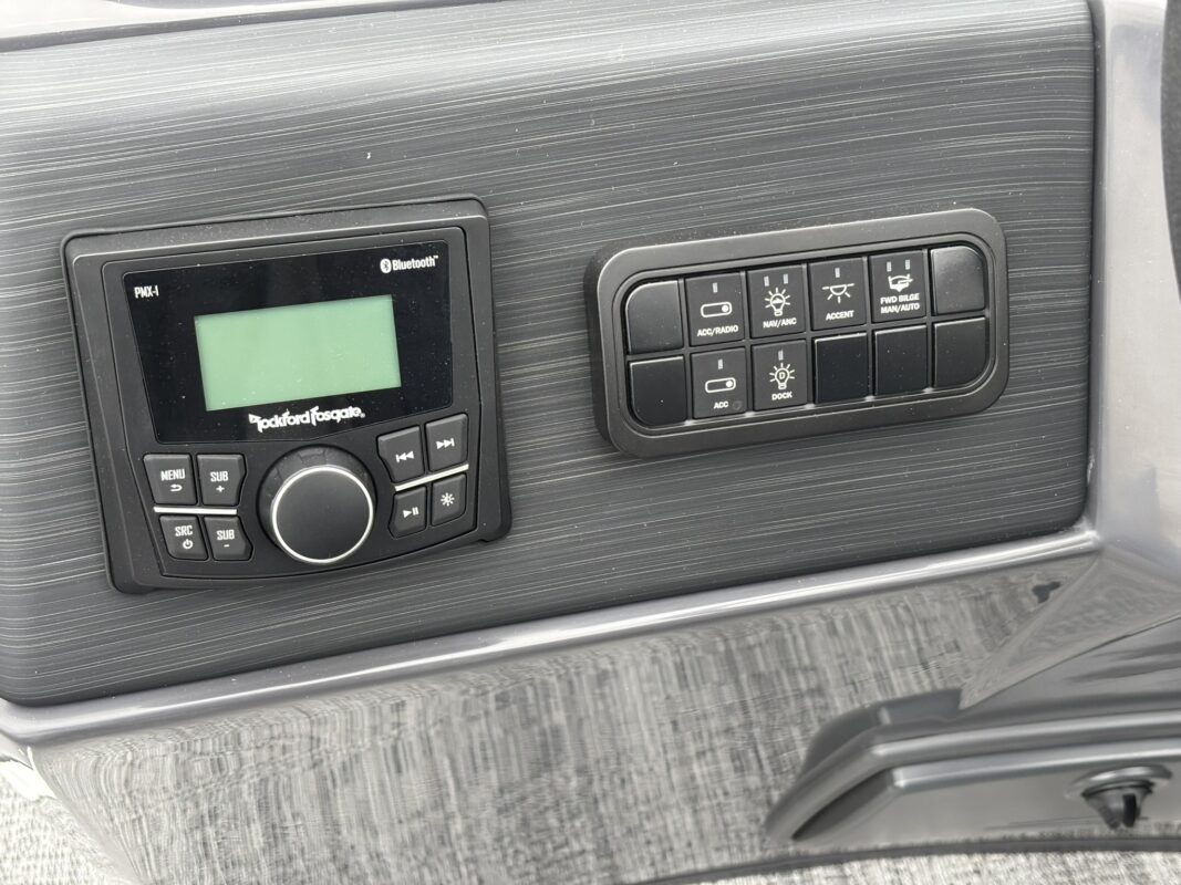 2026 Bennington 22 SSR Sport