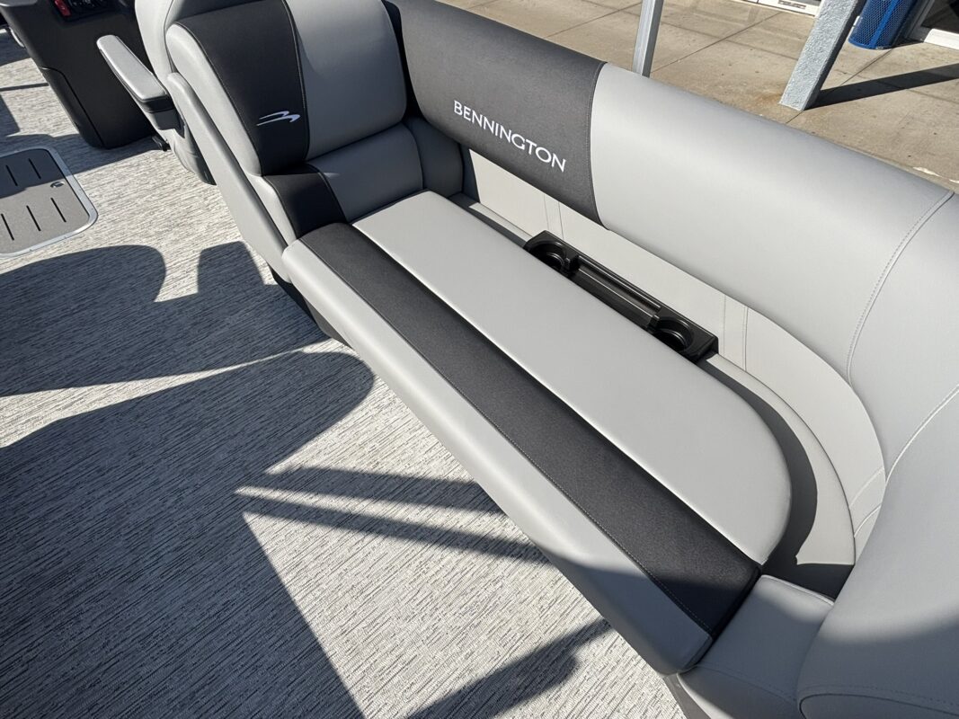 2026 Bennington 22 SSR Base