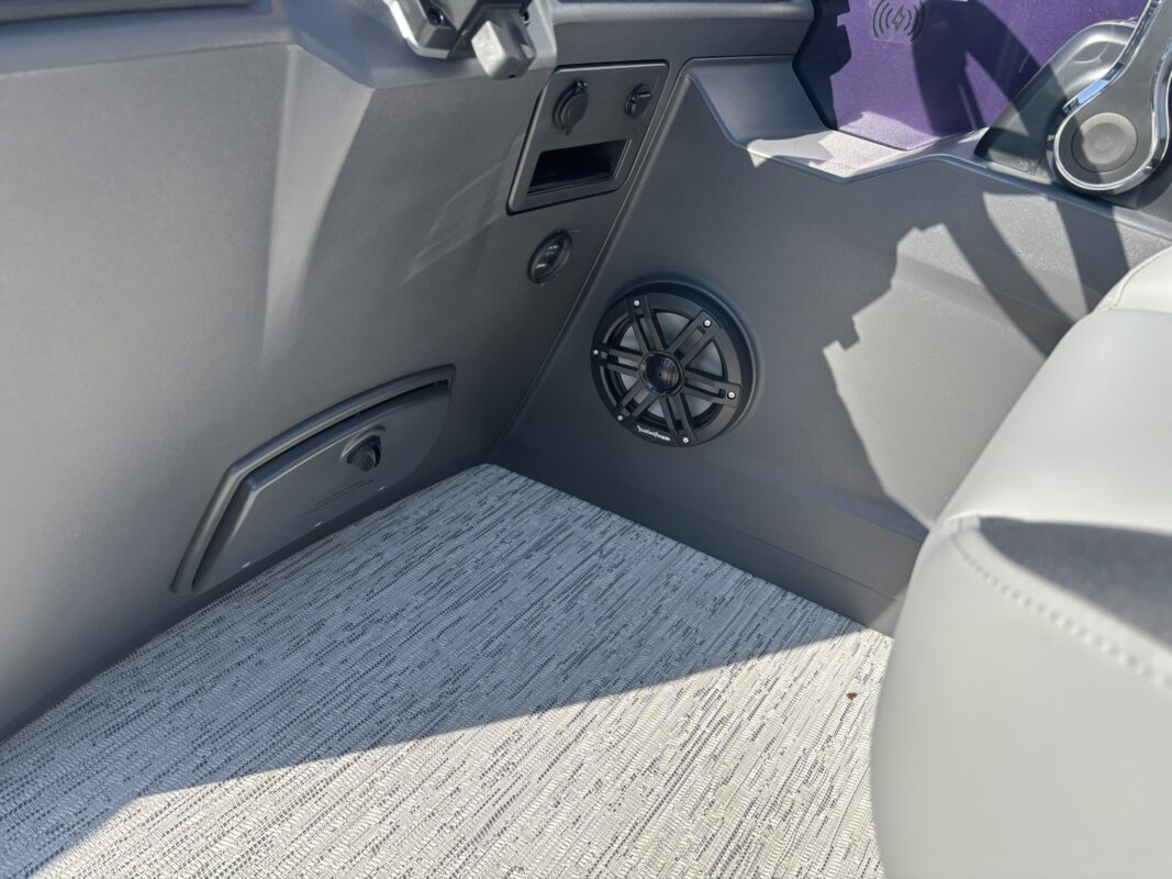 2026 Bennington 22 SSR Base