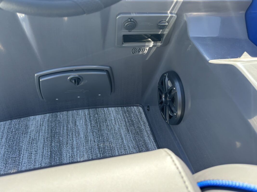 2026 Bennington 22 SSB Sport