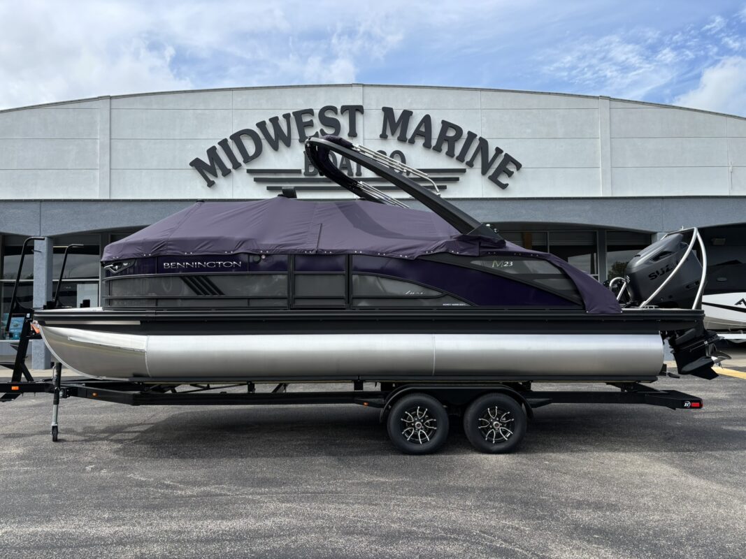 2026 Bennington 23 MCSB Luxe