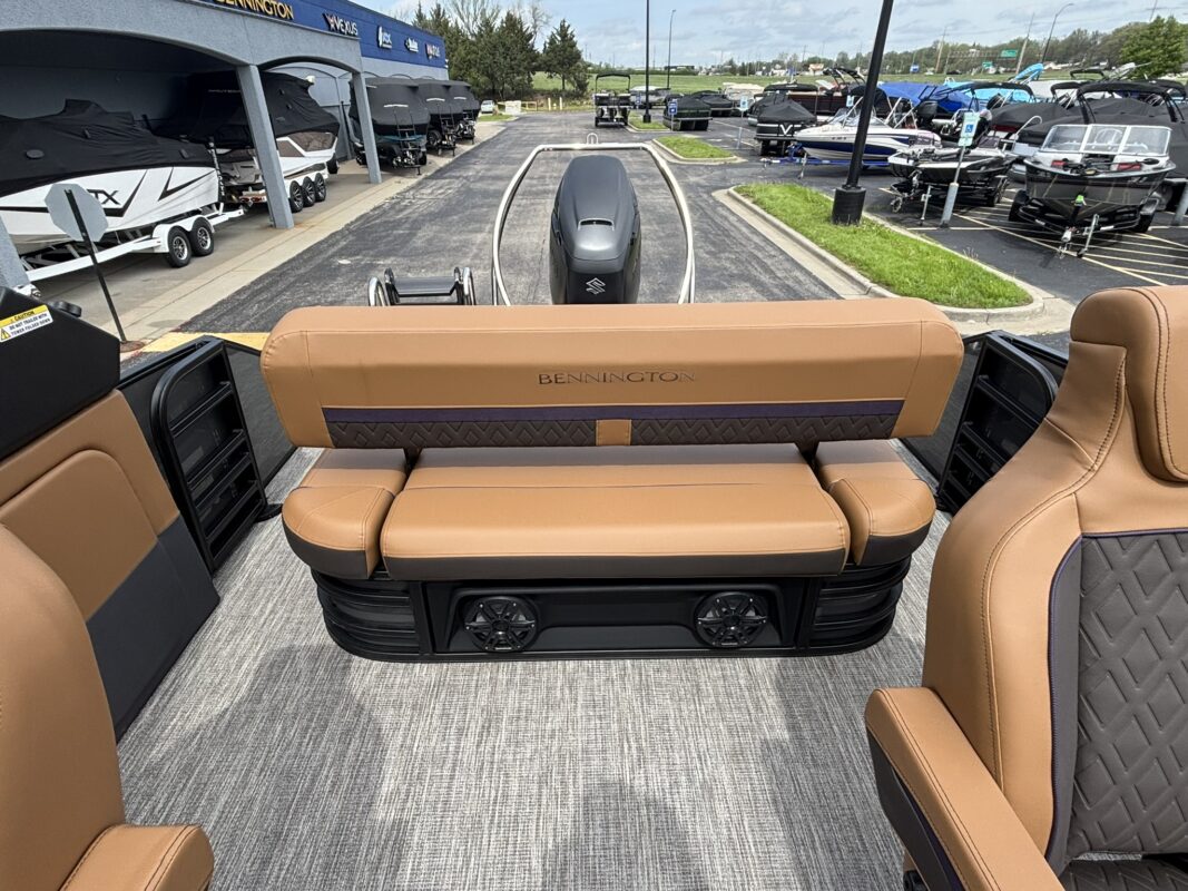 2026 Bennington 23 MCSB Luxe