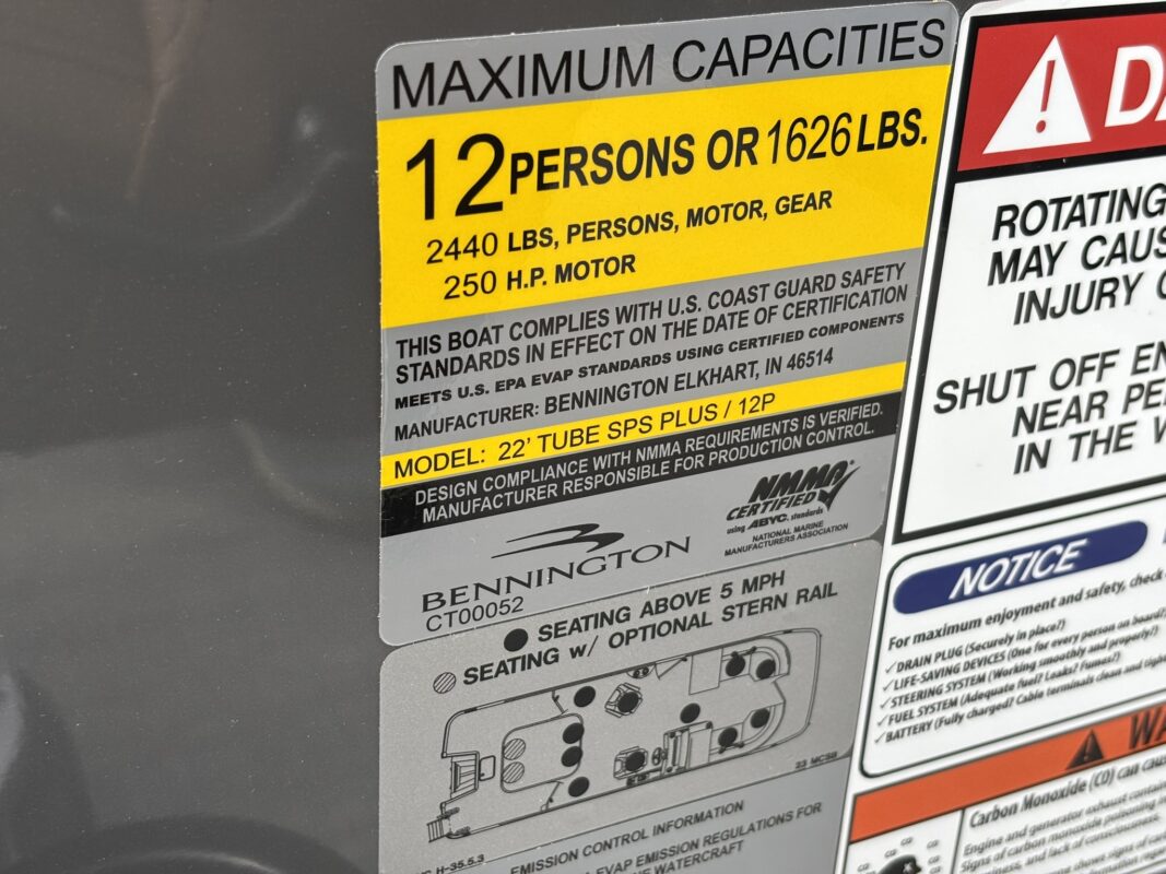 2026 Bennington 23 MCSB Luxe