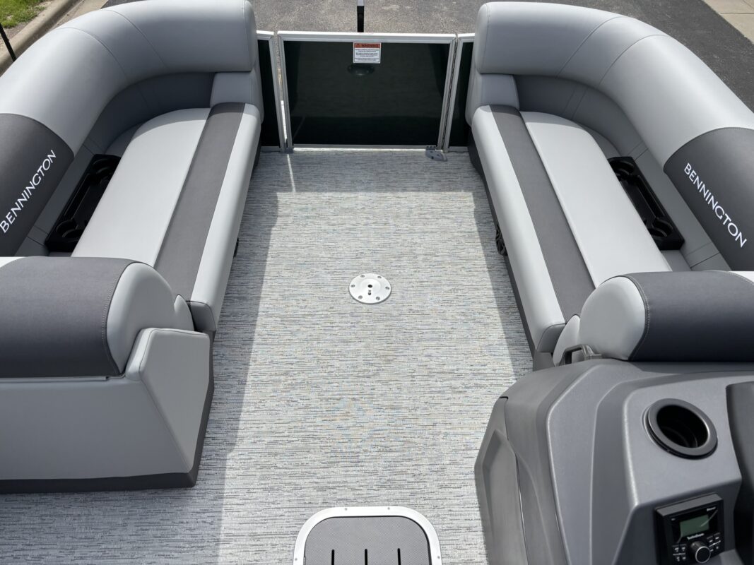 2026 Bennington 22 SSR Base