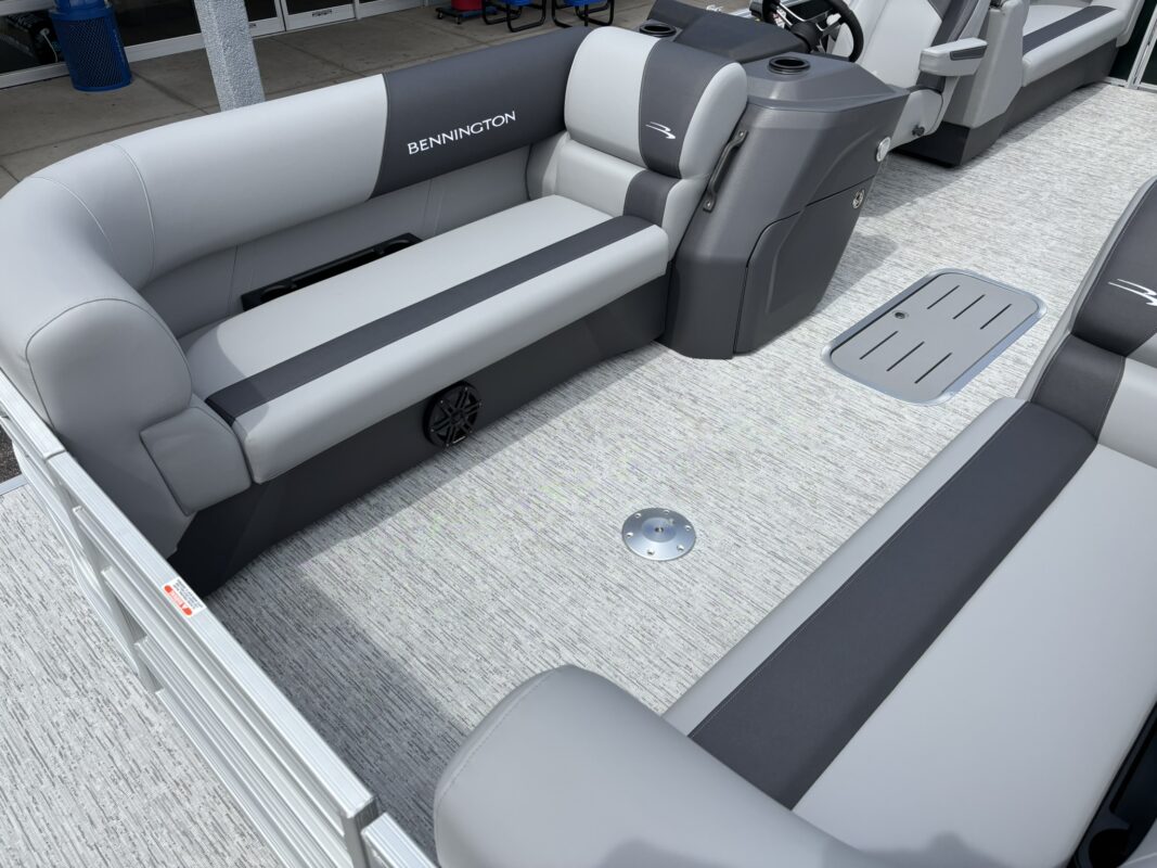 2026 Bennington 22 SSR Base