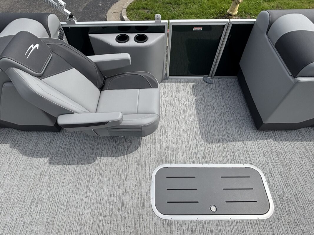 2026 Bennington 22 SSR Base