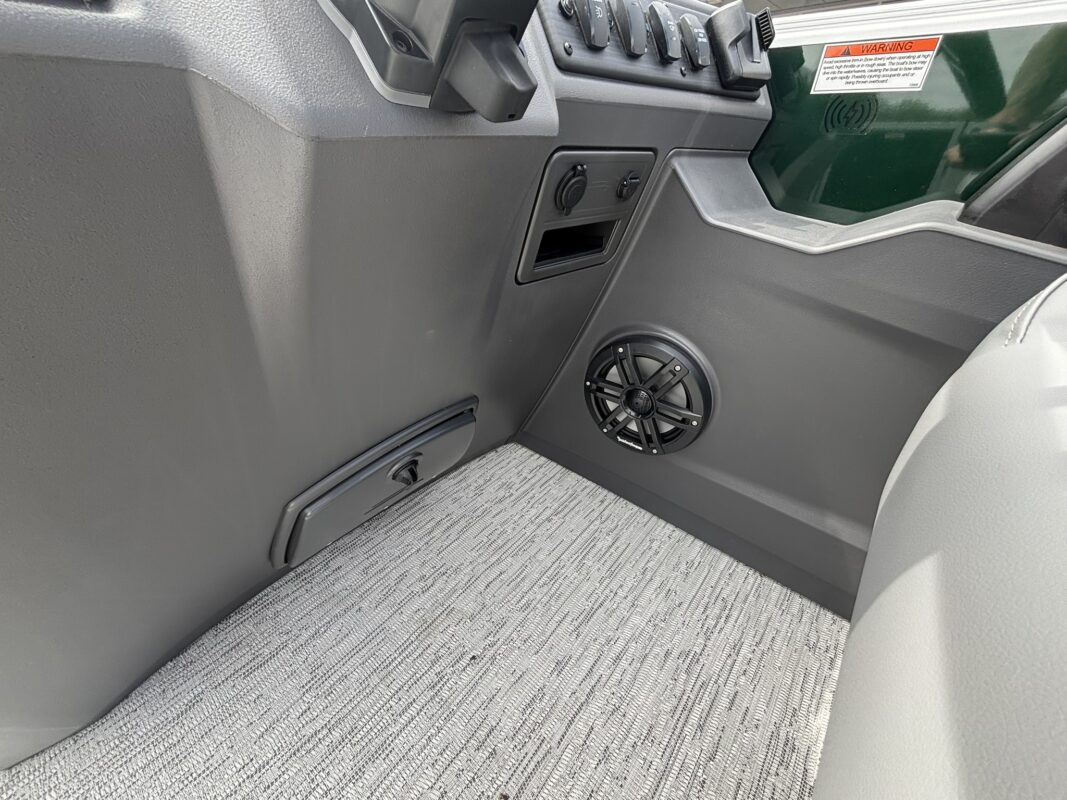 2026 Bennington 22 SSR Base