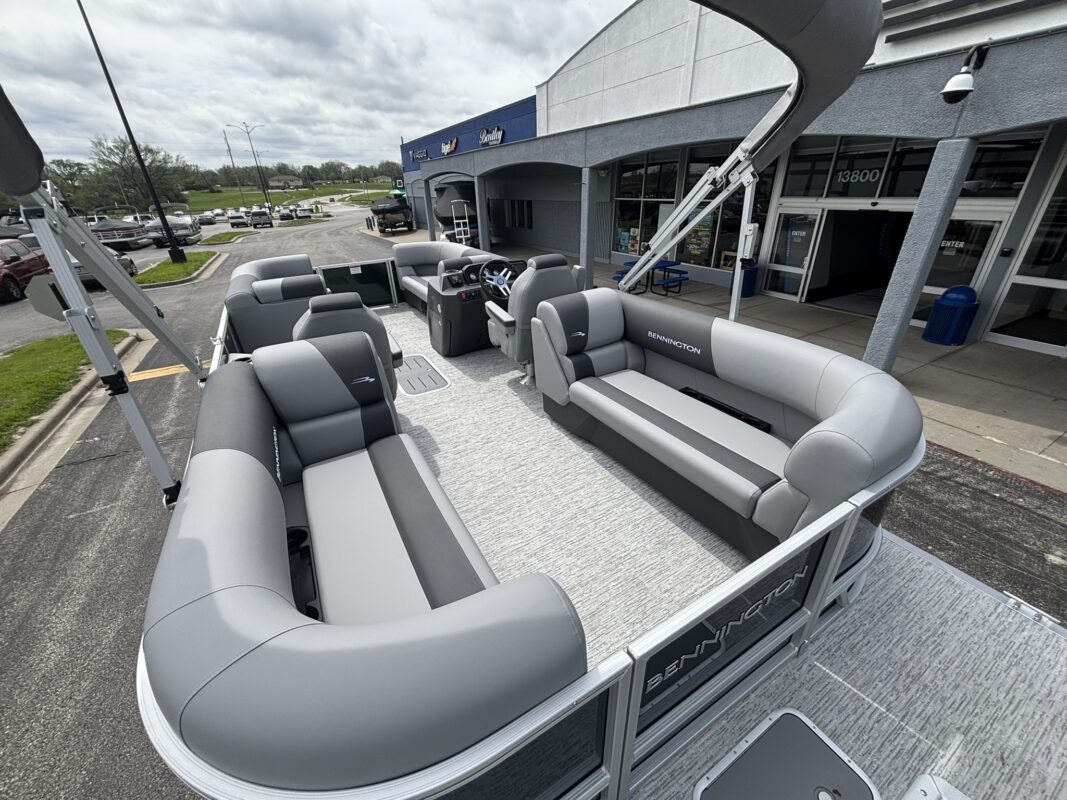 2026 Bennington 22 SSR Base