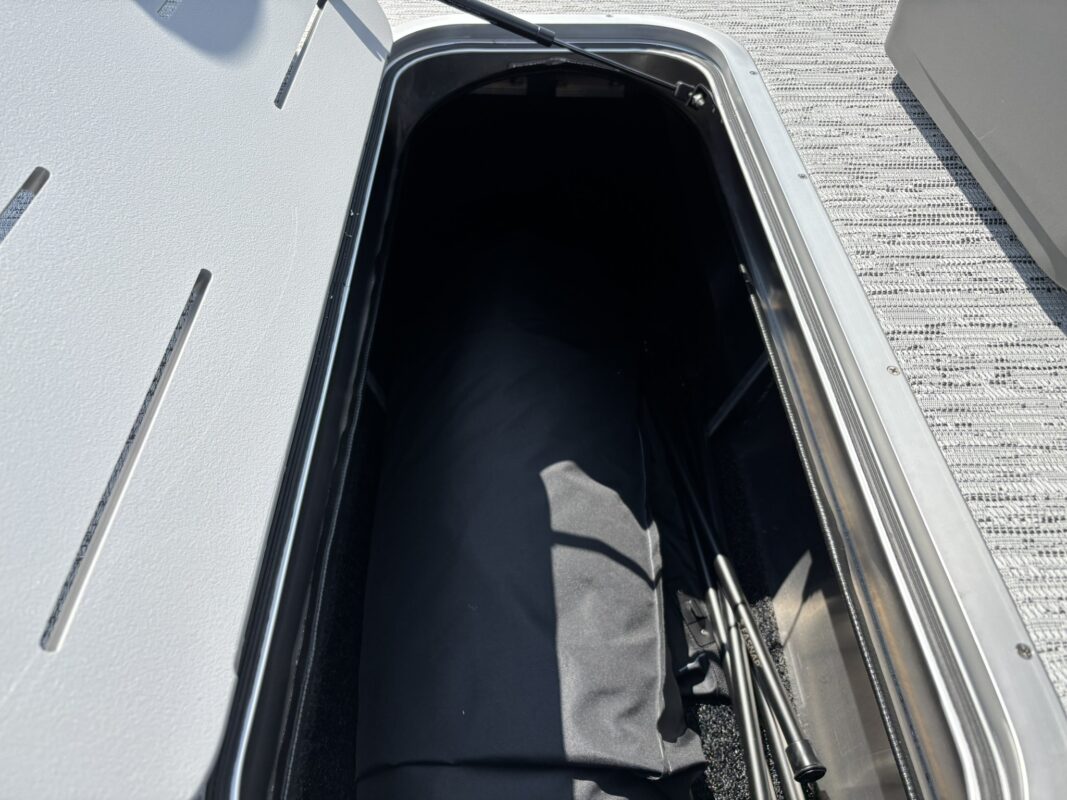 2026 Bennington 22 SSB Base