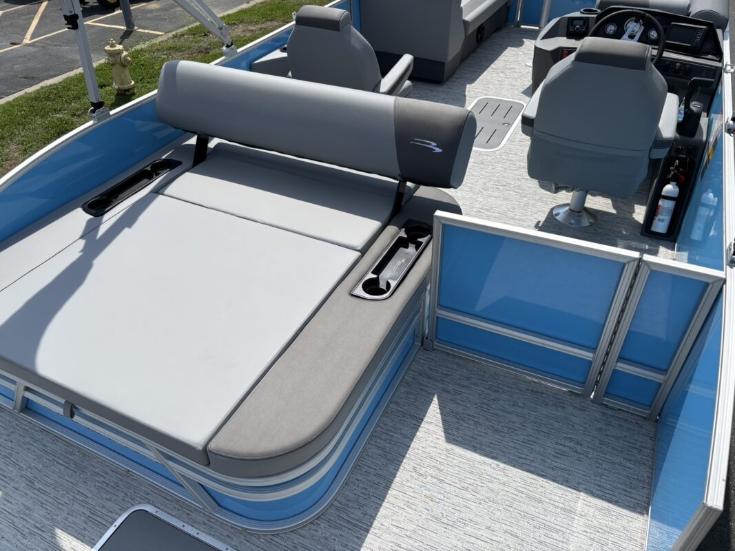 2026 Bennington 22 SSB Base