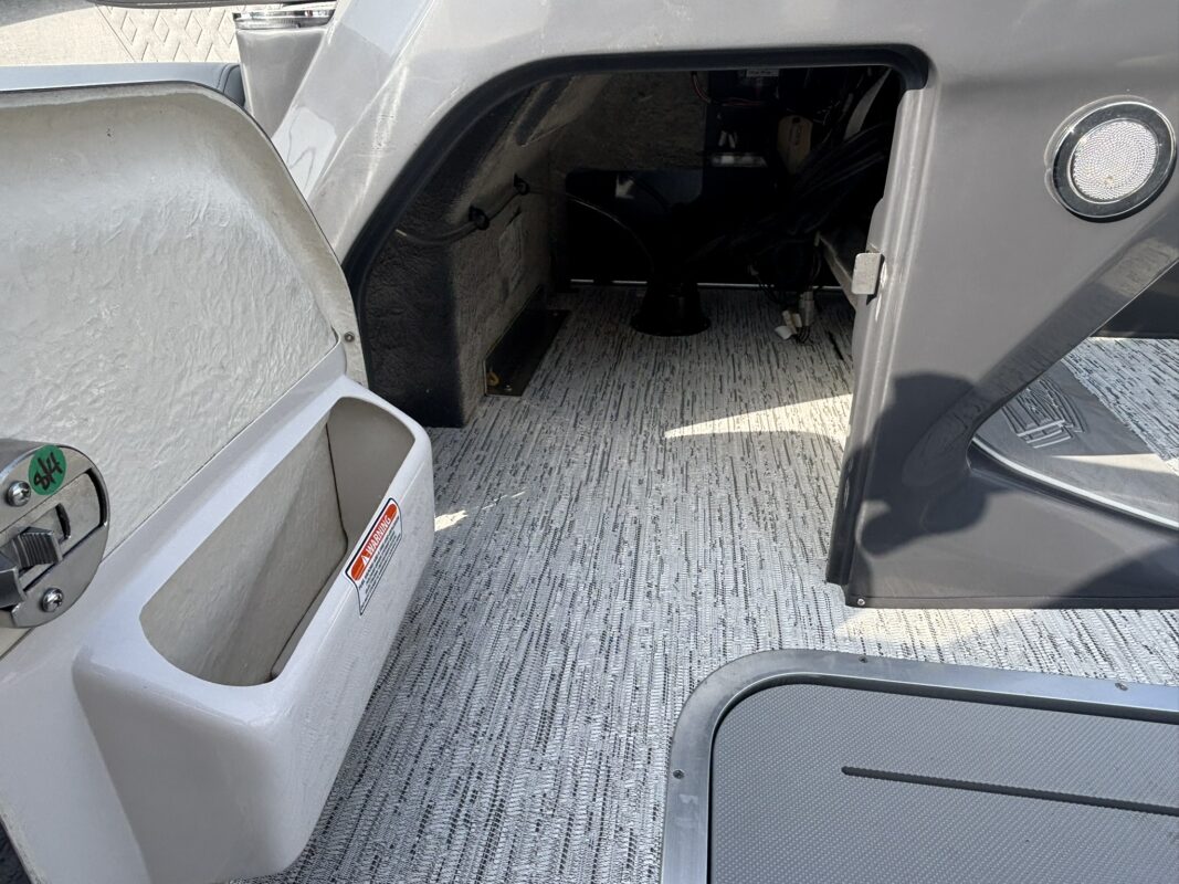 2026 Bennington 22 MSB Base