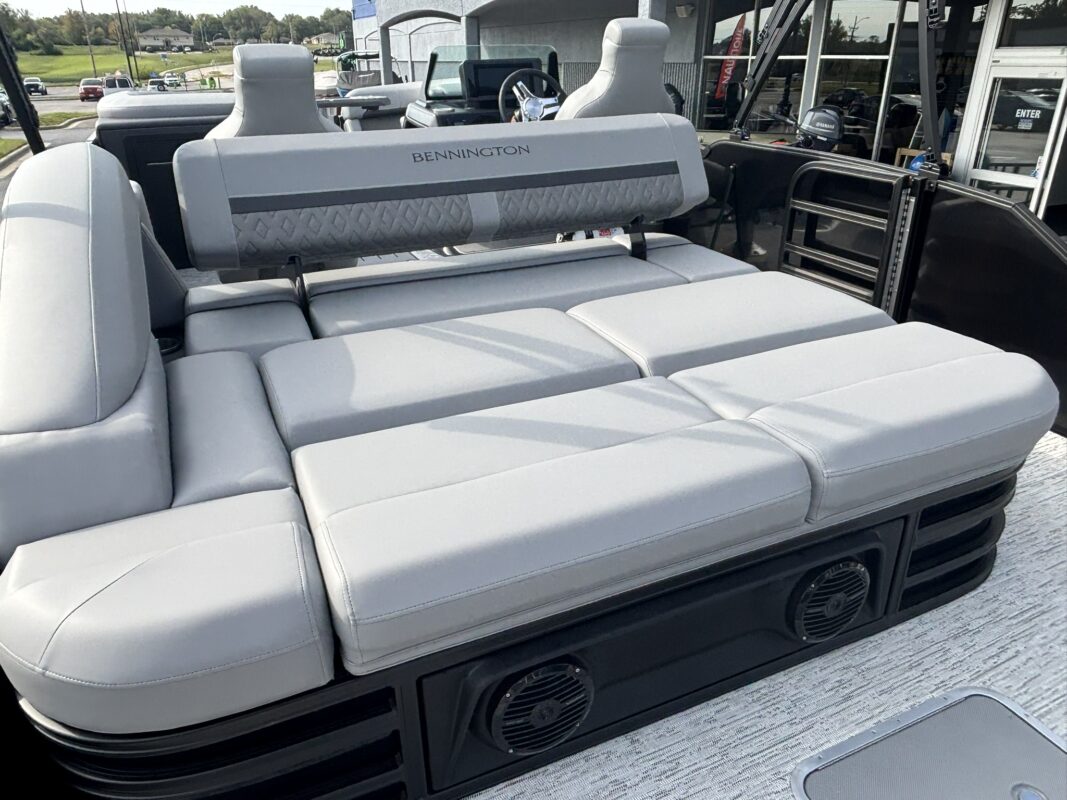 2026 Bennington 22 MSB Base