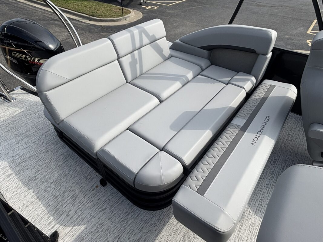 2026 Bennington 22 MSB Base