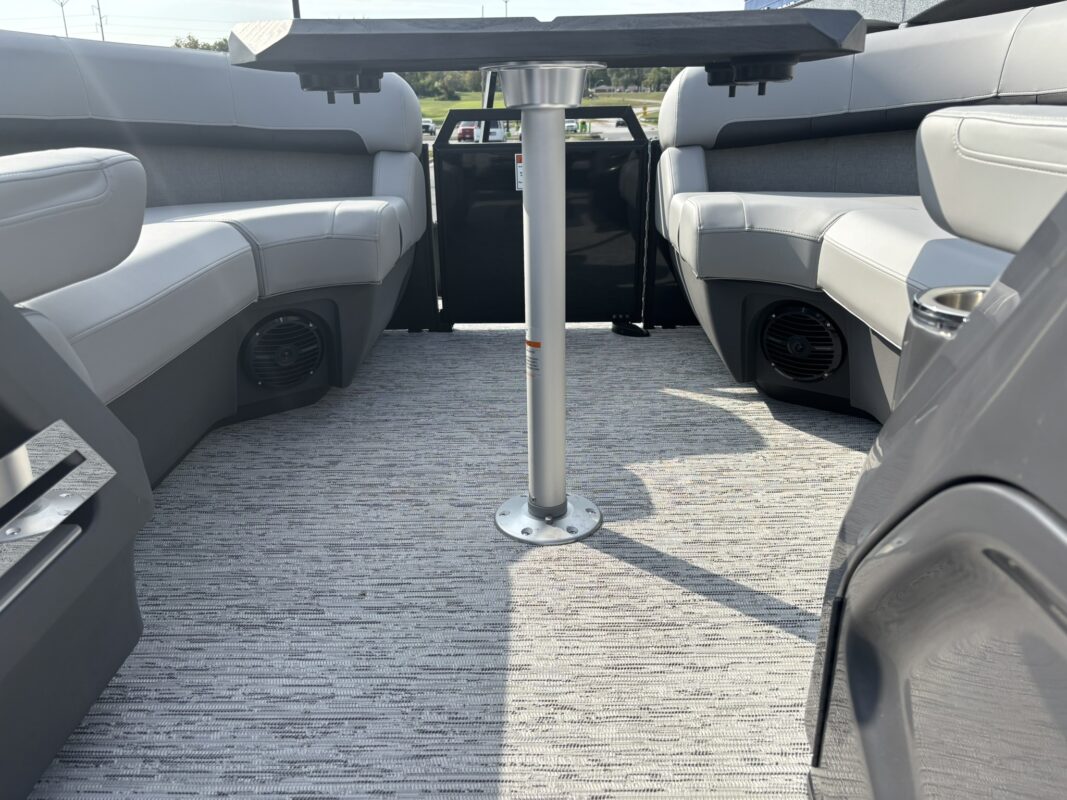 2026 Bennington 22 MSB Base