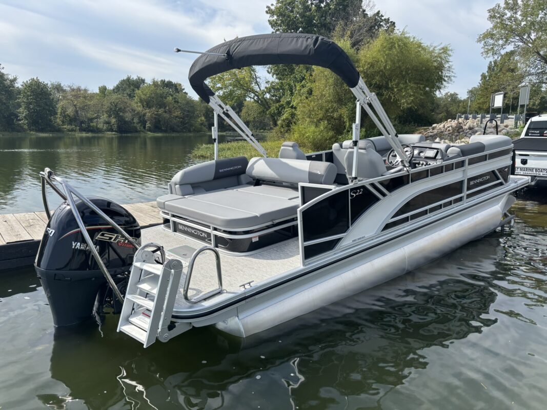 2026 Bennington 22 SSB Base