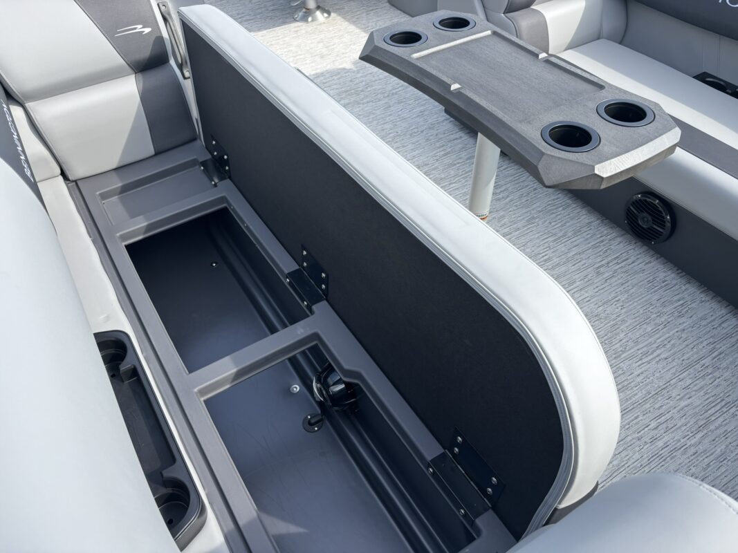 2026 Bennington 22 SSB Base