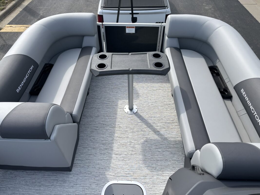 2026 Bennington 22 SSB Base
