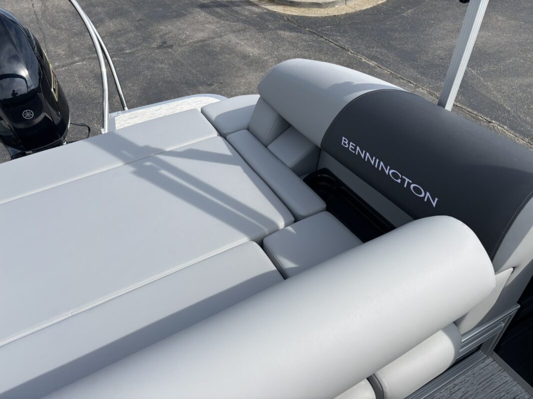 2026 Bennington 22 SSB Base