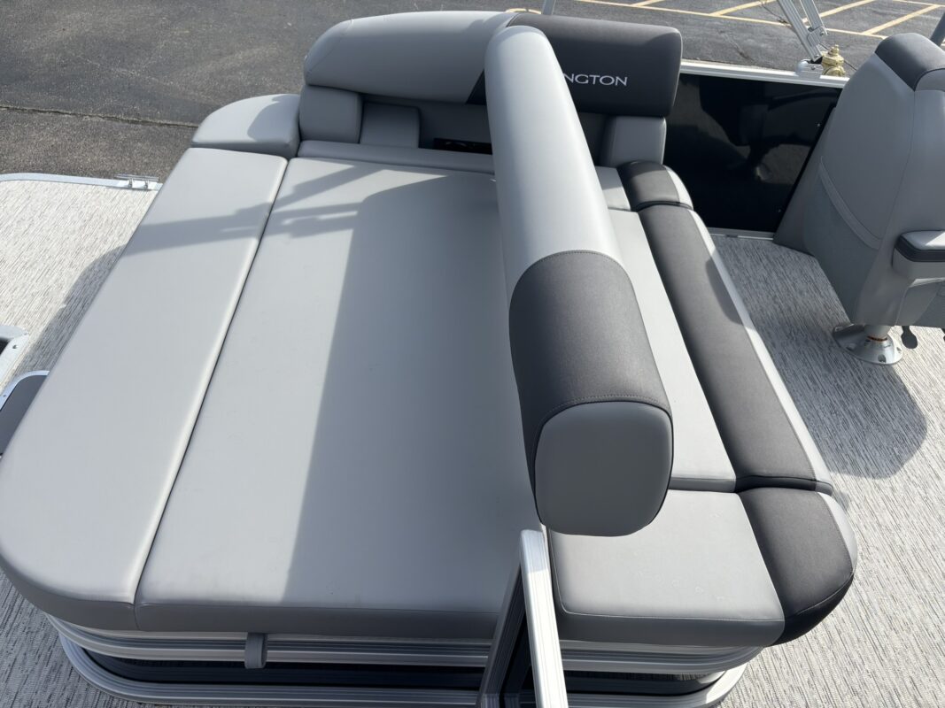 2026 Bennington 22 SSB Base