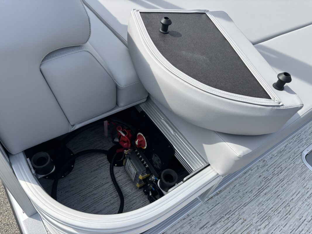 2026 Bennington 22 SSB Base