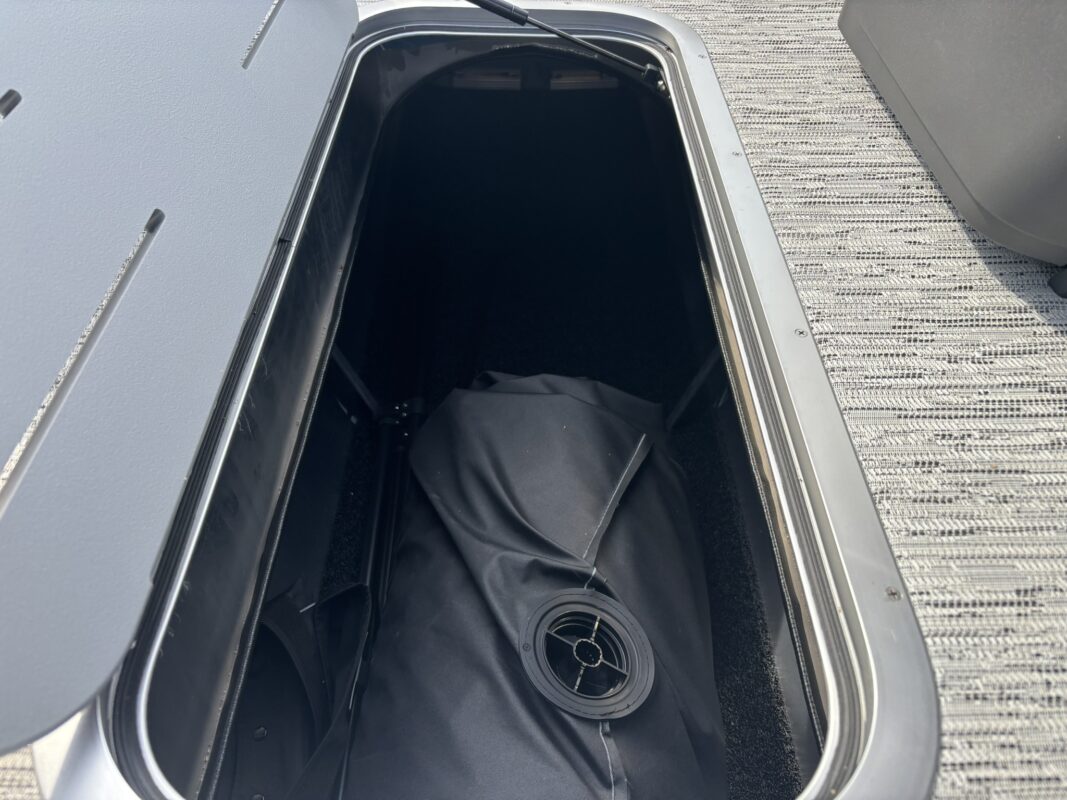 2026 Bennington 22 SSB Base