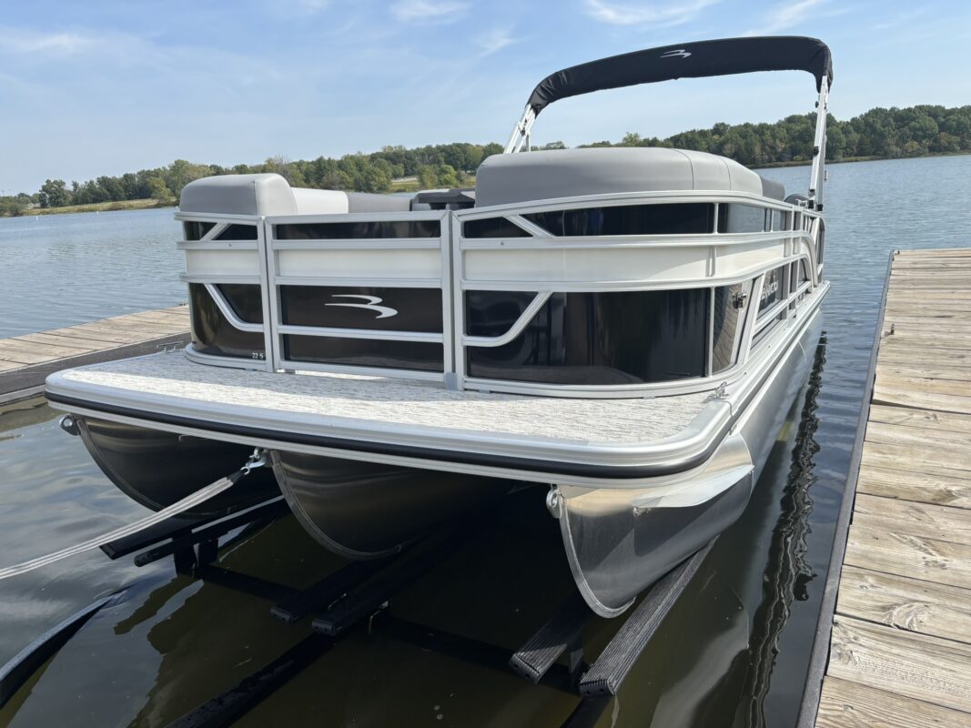 2026 Bennington 22 SSB Base