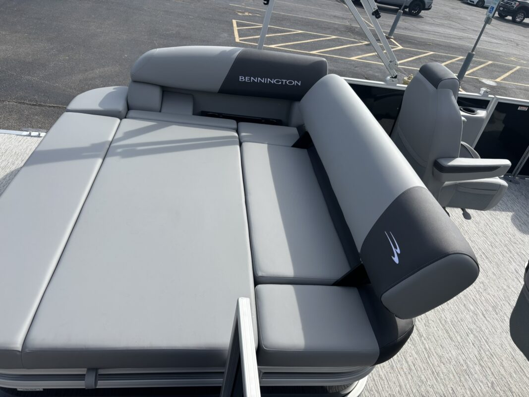 2026 Bennington 22 SSB Base