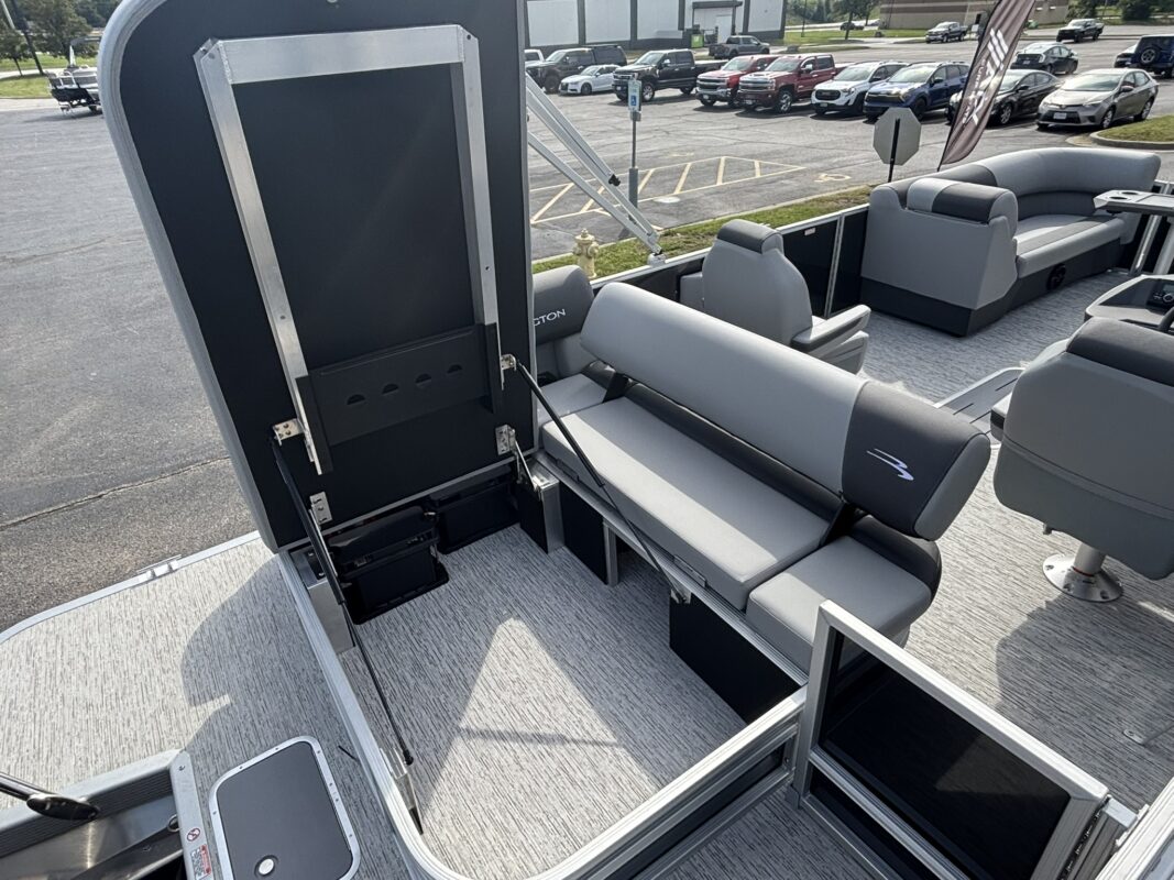 2026 Bennington 22 SSB Base