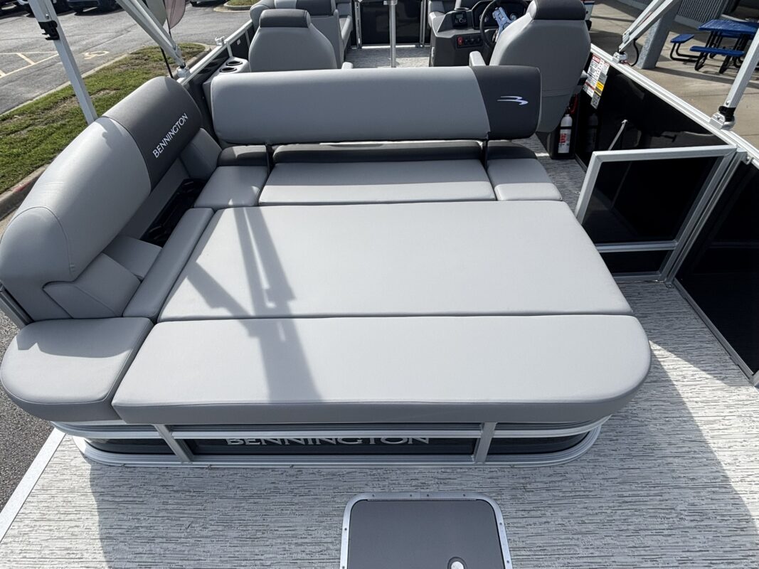 2026 Bennington 22 SSB Base