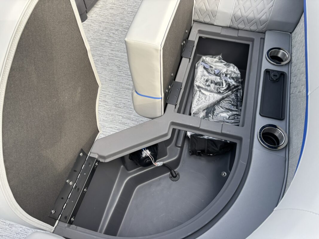 2026 Bennington 22 MFB Base