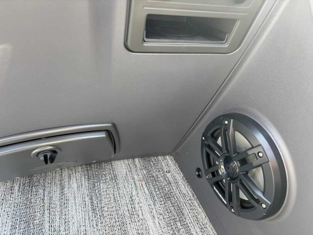 2026 Bennington 22 SSR Sport