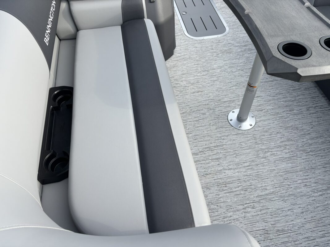 2026 Bennington 22 SSR Base