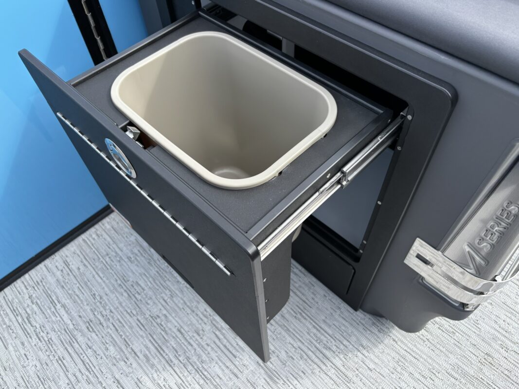 2026 Bennington 22 MSB Base