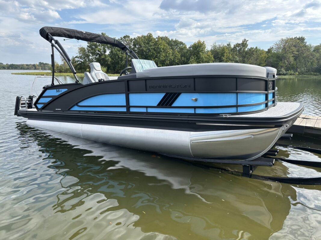 2026 Bennington 22 MSB Base