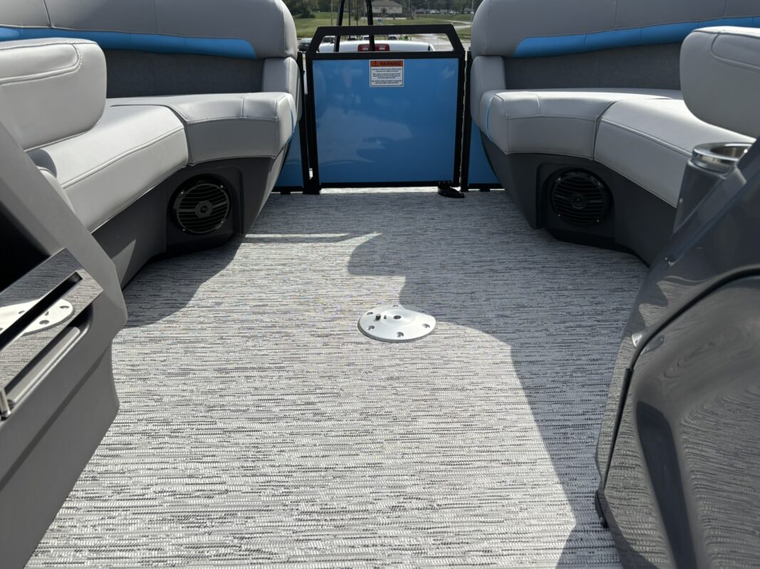 2026 Bennington 22 MSB Base