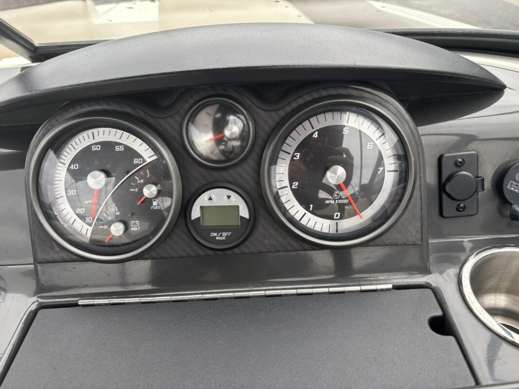 2019 Bayliner 210 DB