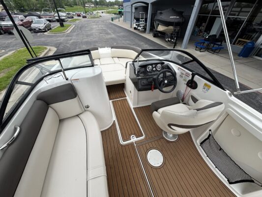 2019 Bayliner 210 DB