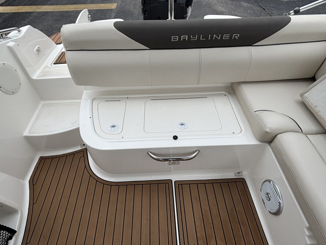 2019 Bayliner 210 DB