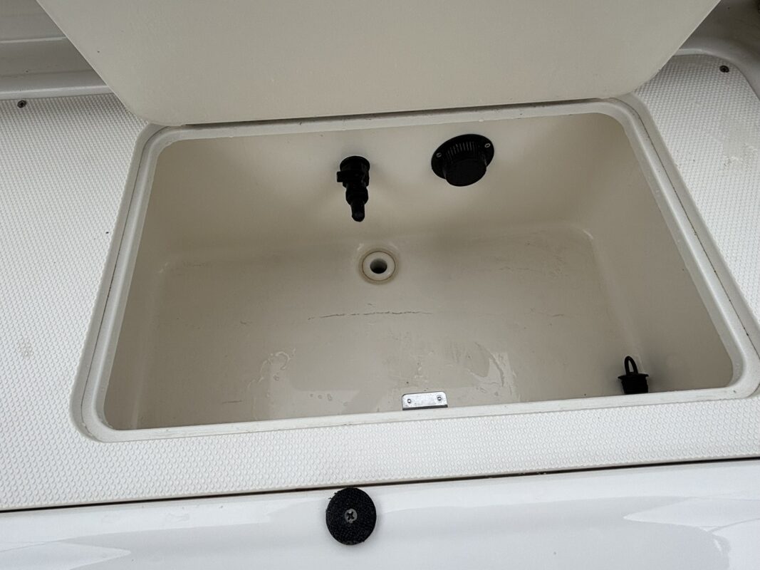 2019 Bayliner 210 DB