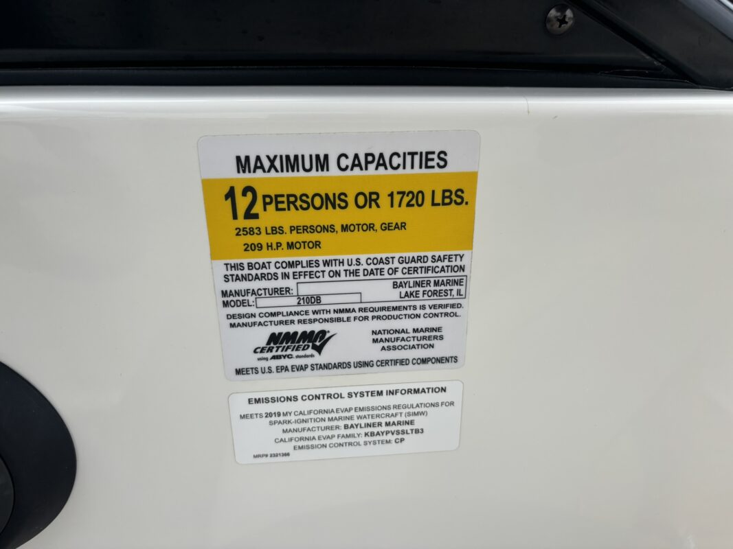 2019 Bayliner 210 DB