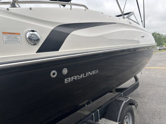 2019 Bayliner 210 DB