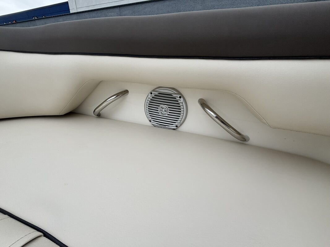 2019 Bayliner 210 DB