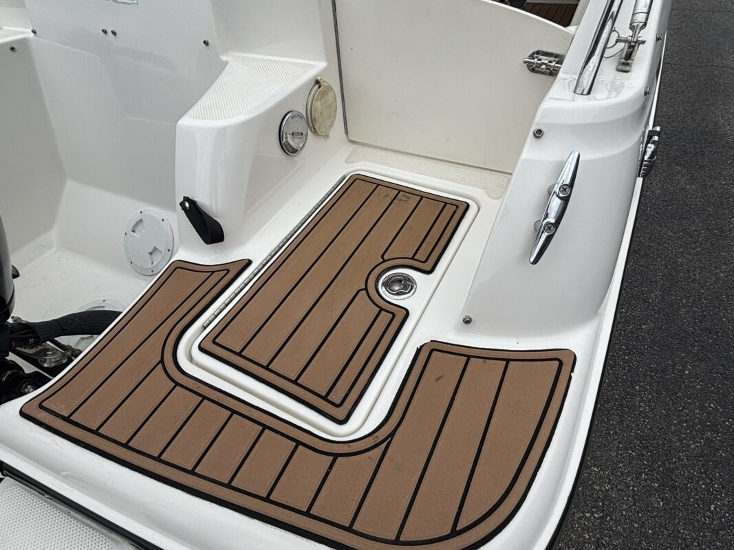 2019 Bayliner 210 DB