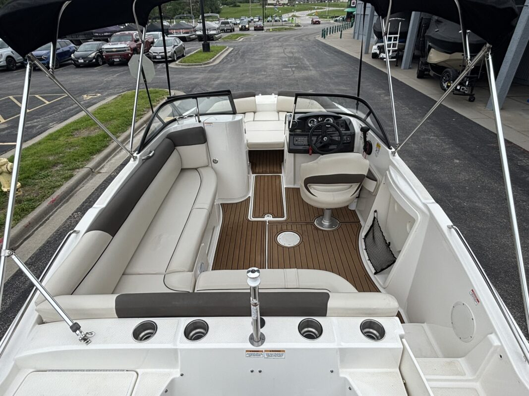 2019 Bayliner 210 DB