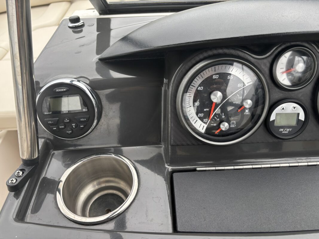 2019 Bayliner 210 DB