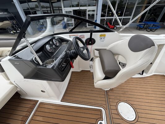 2019 Bayliner 210 DB