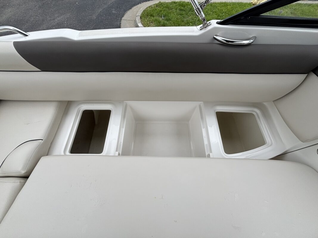 2019 Bayliner 210 DB